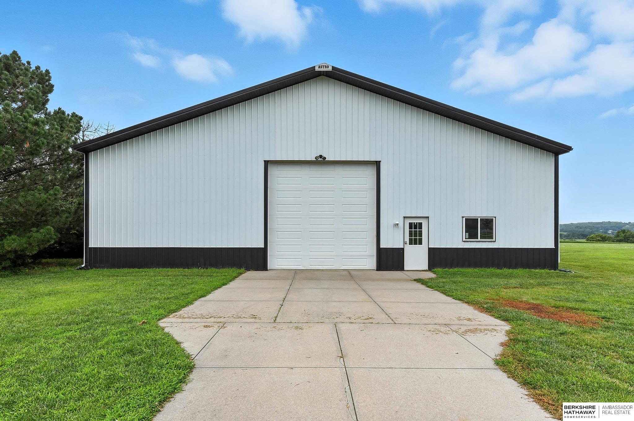 Bennington, Nebraska 68007, United States, 6 Bedrooms Bedrooms, ,4 BathroomsBathrooms,Residential,Pending,180952