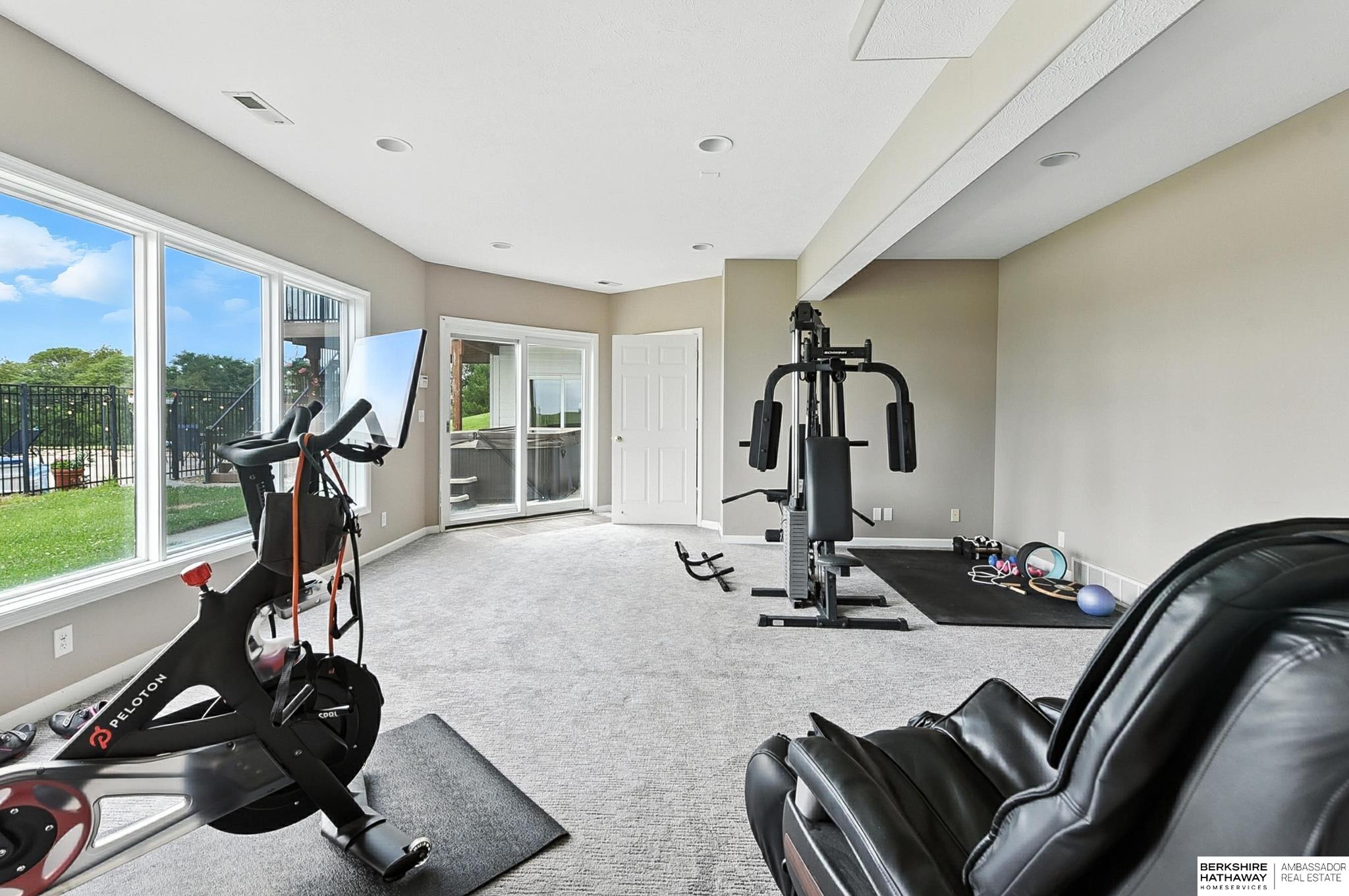 Bennington, Nebraska 68007, United States, 6 Bedrooms Bedrooms, ,4 BathroomsBathrooms,Residential,Pending,180952