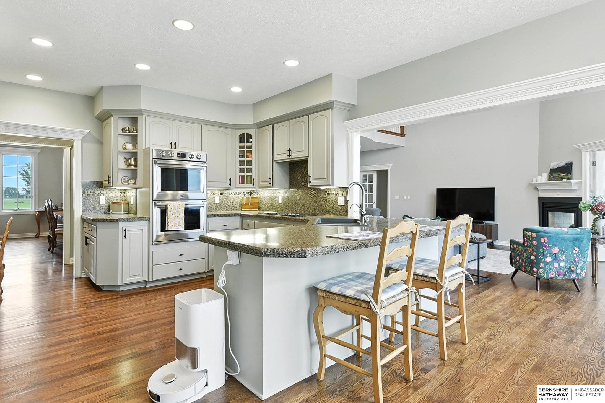 Bennington, Nebraska 68007, United States, 6 Bedrooms Bedrooms, ,4 BathroomsBathrooms,Residential,Pending,180952