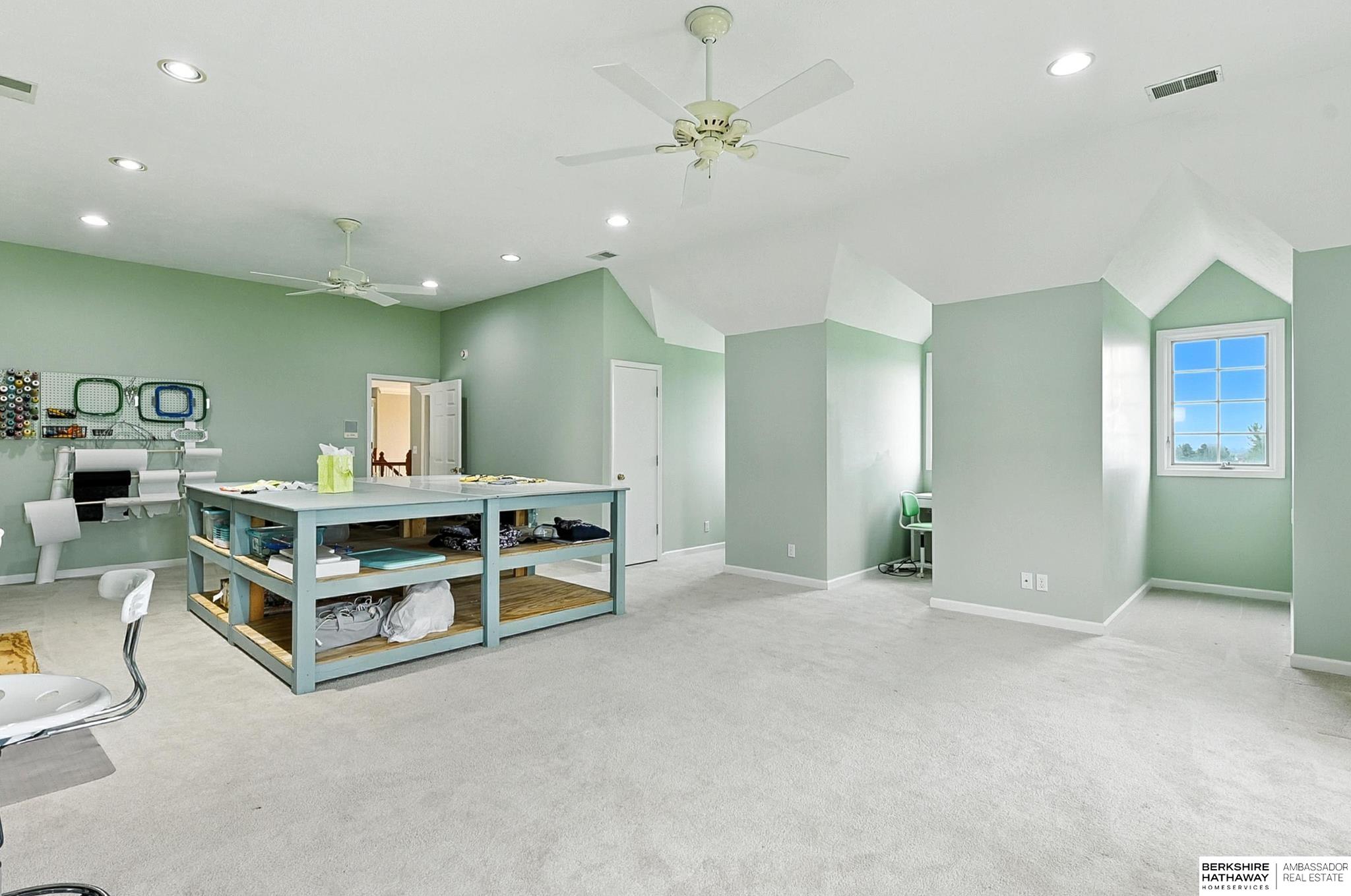 Bennington, Nebraska 68007, United States, 6 Bedrooms Bedrooms, ,4 BathroomsBathrooms,Residential,Pending,180952