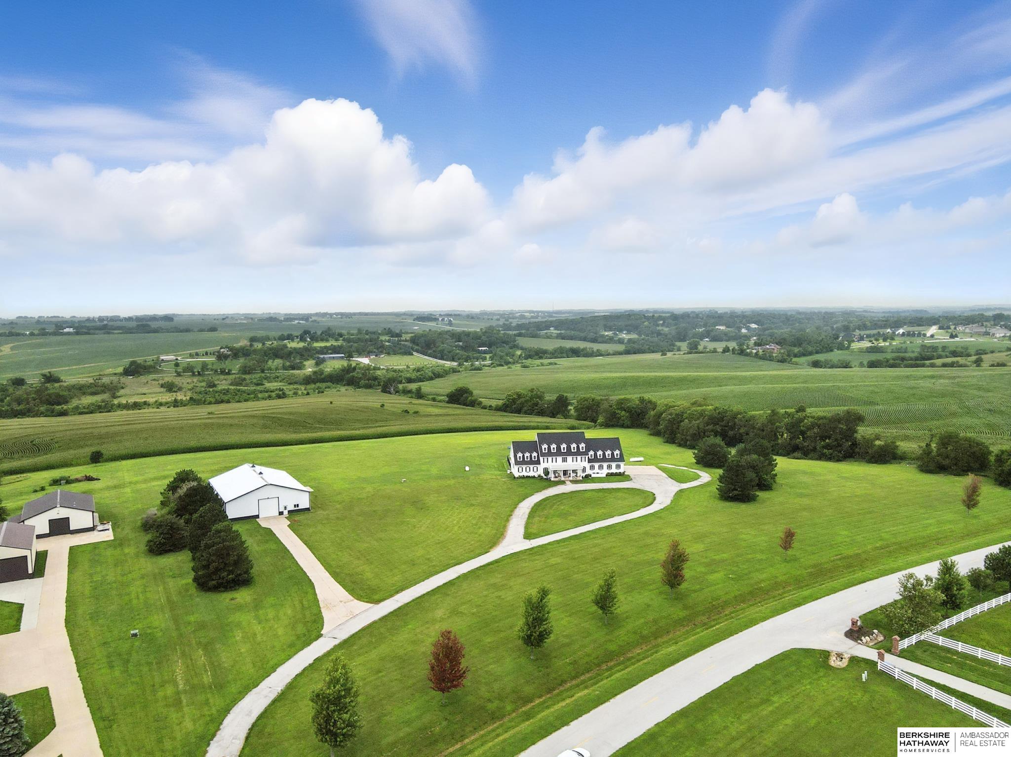 Bennington, Nebraska 68007, United States, 6 Bedrooms Bedrooms, ,4 BathroomsBathrooms,Residential,Pending,180952