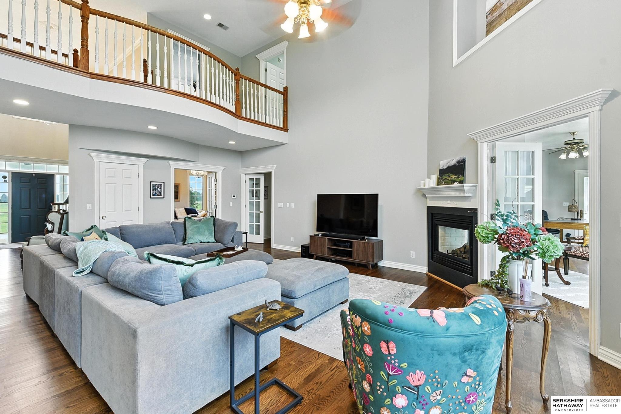 Bennington, Nebraska 68007, United States, 6 Bedrooms Bedrooms, ,4 BathroomsBathrooms,Residential,Pending,180952