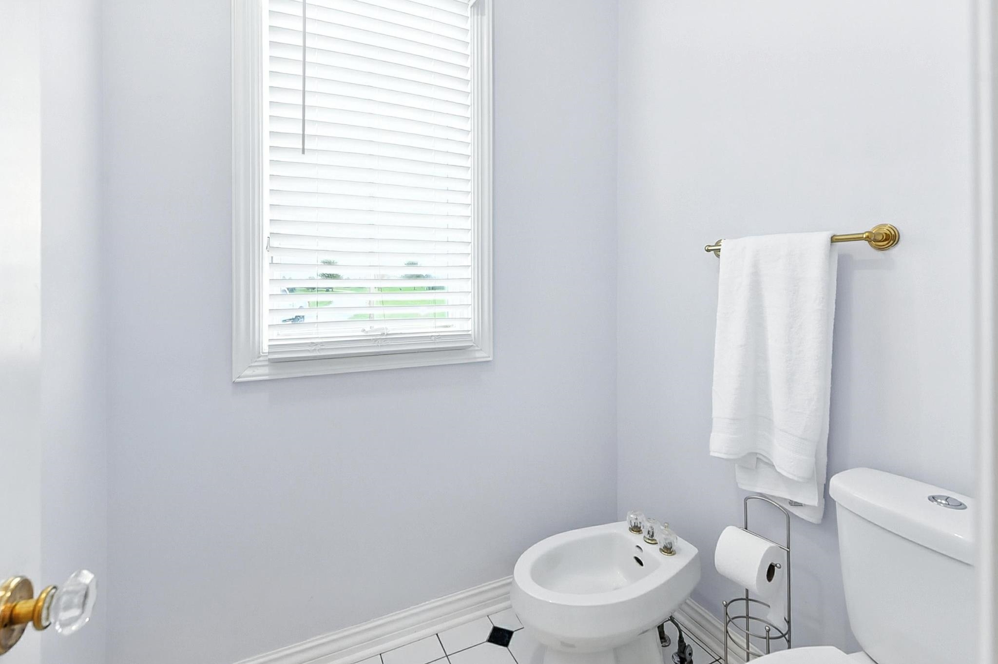 Bennington, Nebraska 68007, United States, 6 Bedrooms Bedrooms, ,4 BathroomsBathrooms,Residential,Pending,180952