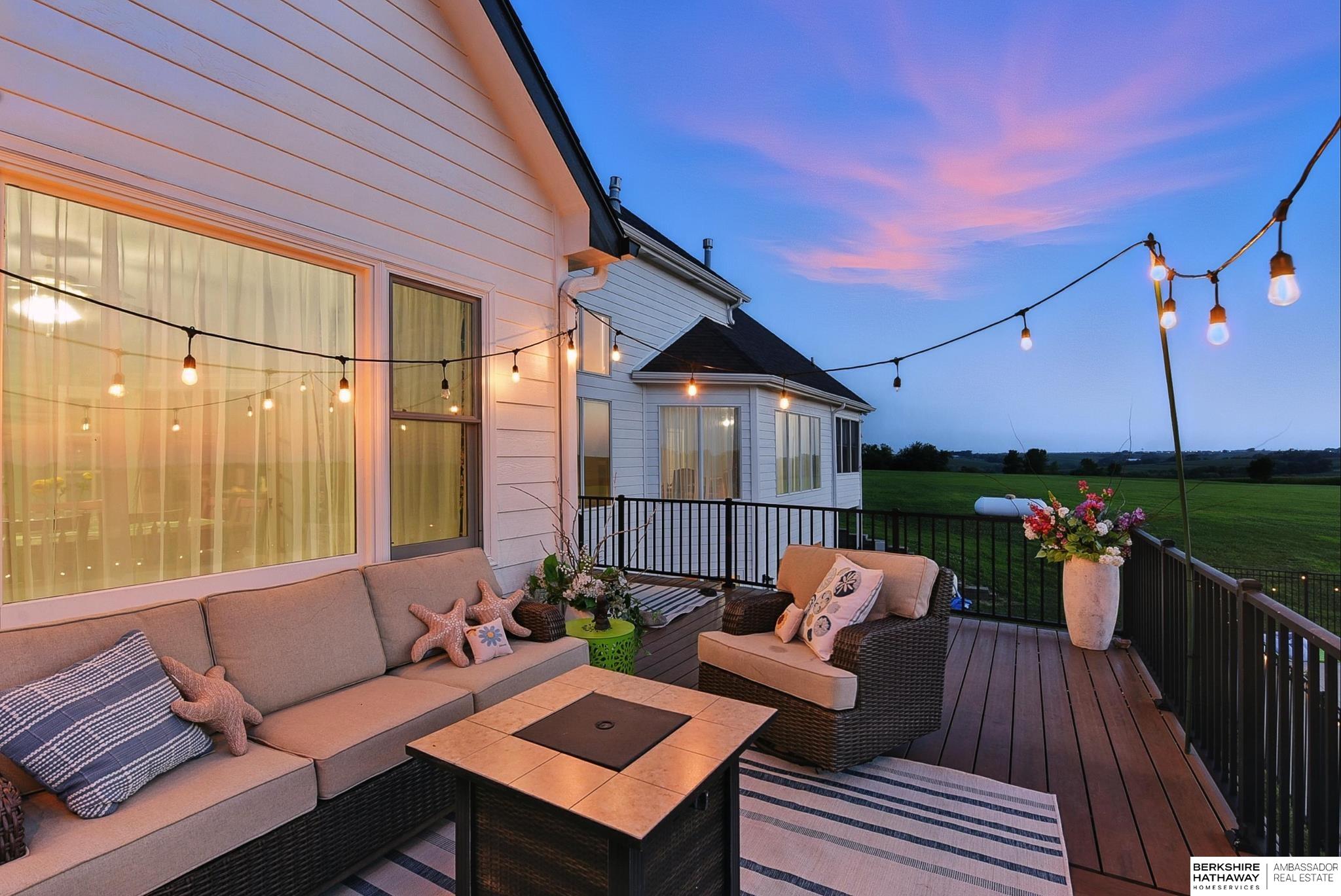 Bennington, Nebraska 68007, United States, 6 Bedrooms Bedrooms, ,4 BathroomsBathrooms,Residential,Pending,180952