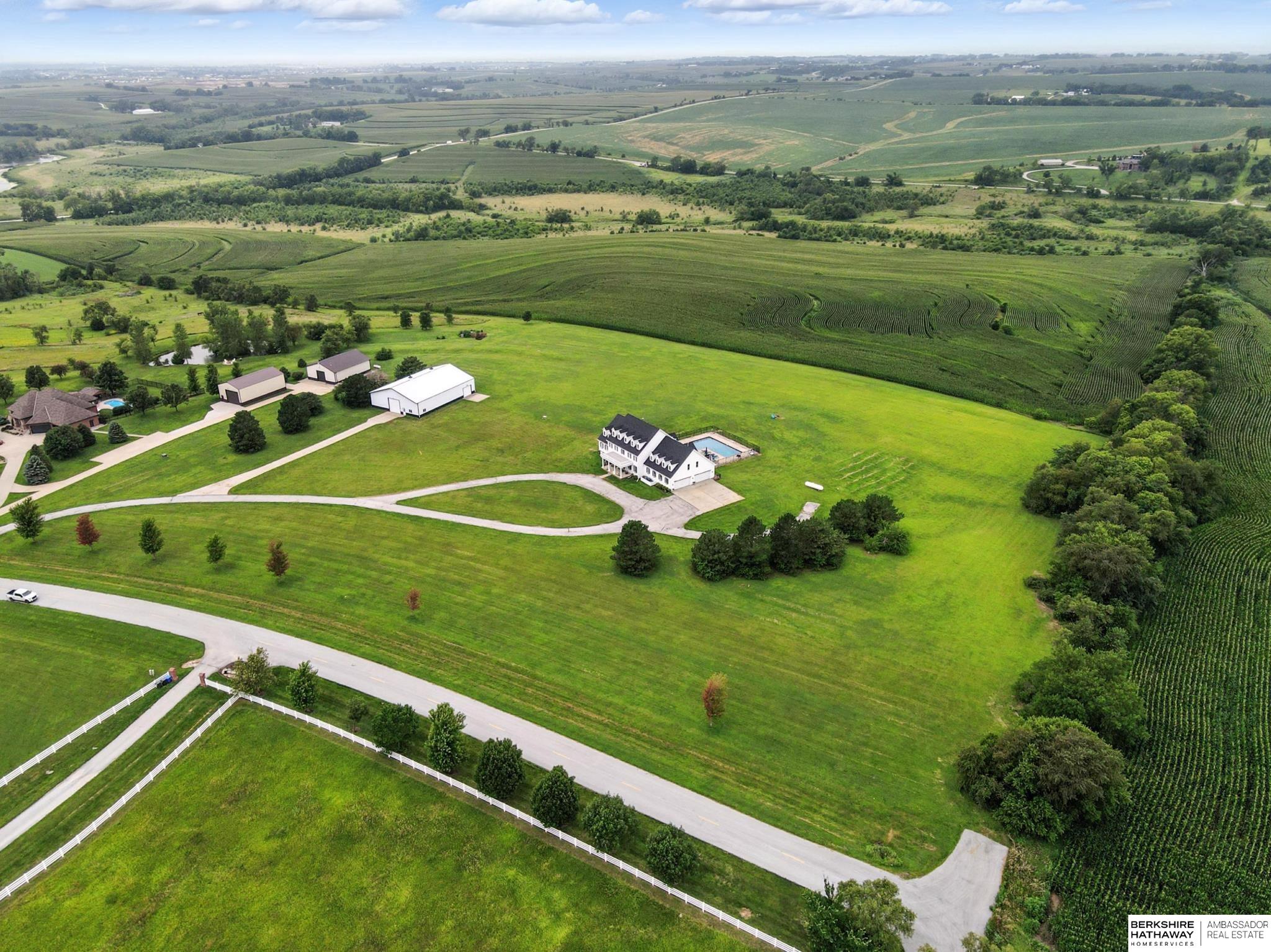 Bennington, Nebraska 68007, United States, 6 Bedrooms Bedrooms, ,4 BathroomsBathrooms,Residential,Pending,180952