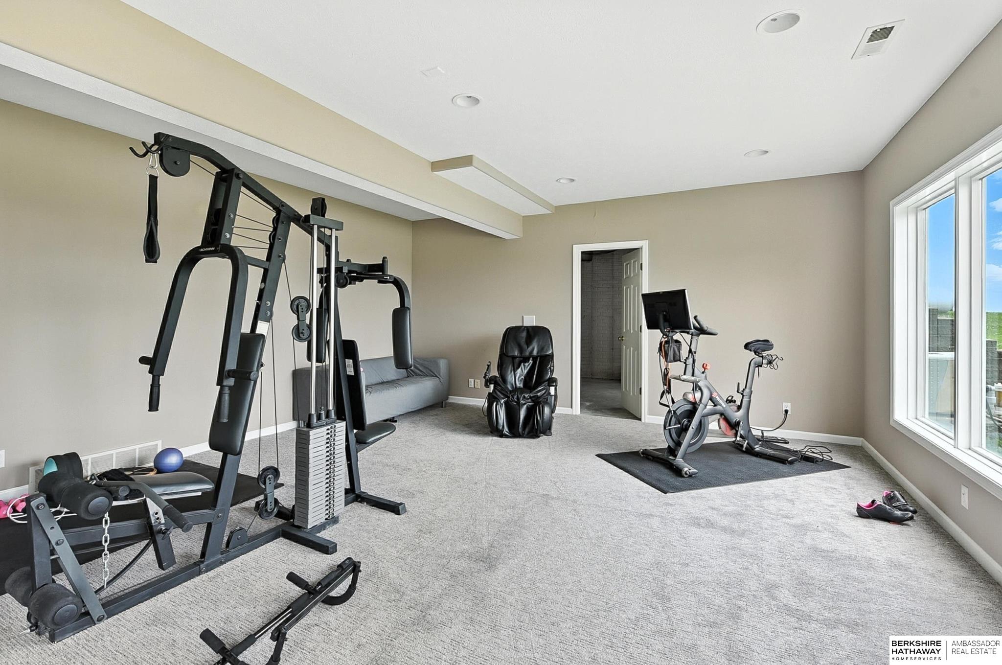 Bennington, Nebraska 68007, United States, 6 Bedrooms Bedrooms, ,4 BathroomsBathrooms,Residential,Pending,180952