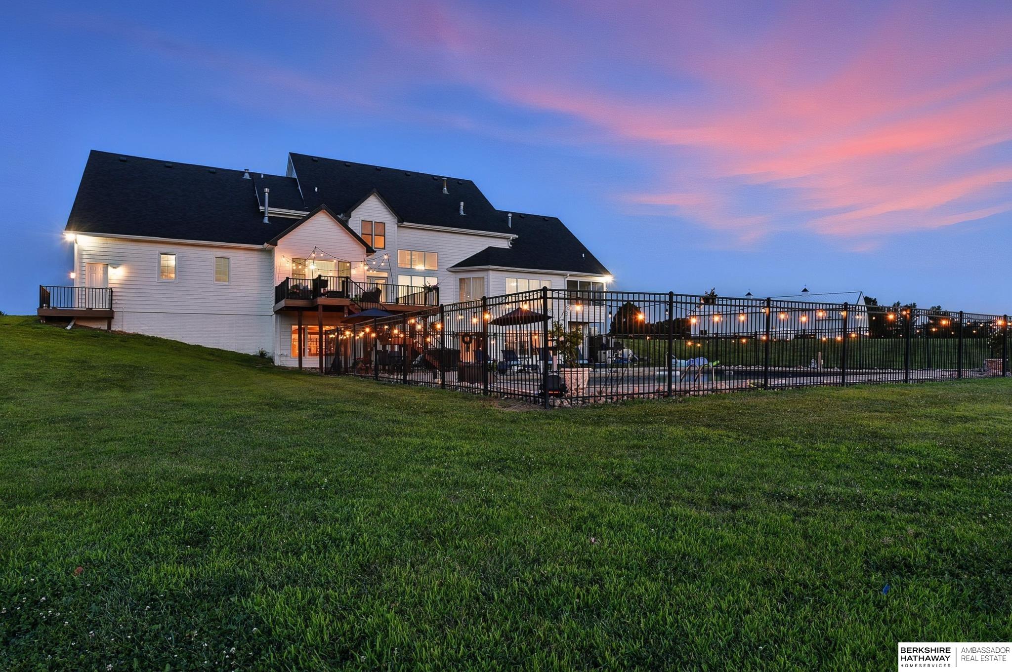 Bennington, Nebraska 68007, United States, 6 Bedrooms Bedrooms, ,4 BathroomsBathrooms,Residential,Pending,180952