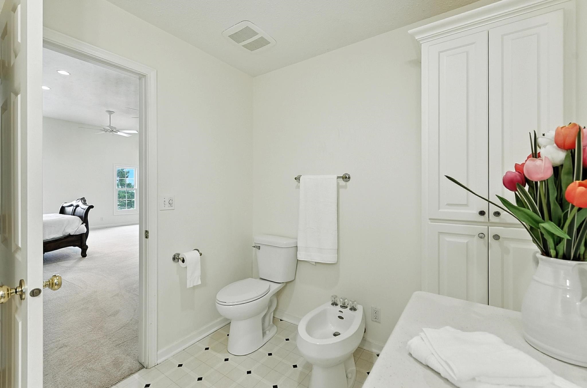 Bennington, Nebraska 68007, United States, 6 Bedrooms Bedrooms, ,4 BathroomsBathrooms,Residential,Pending,180952