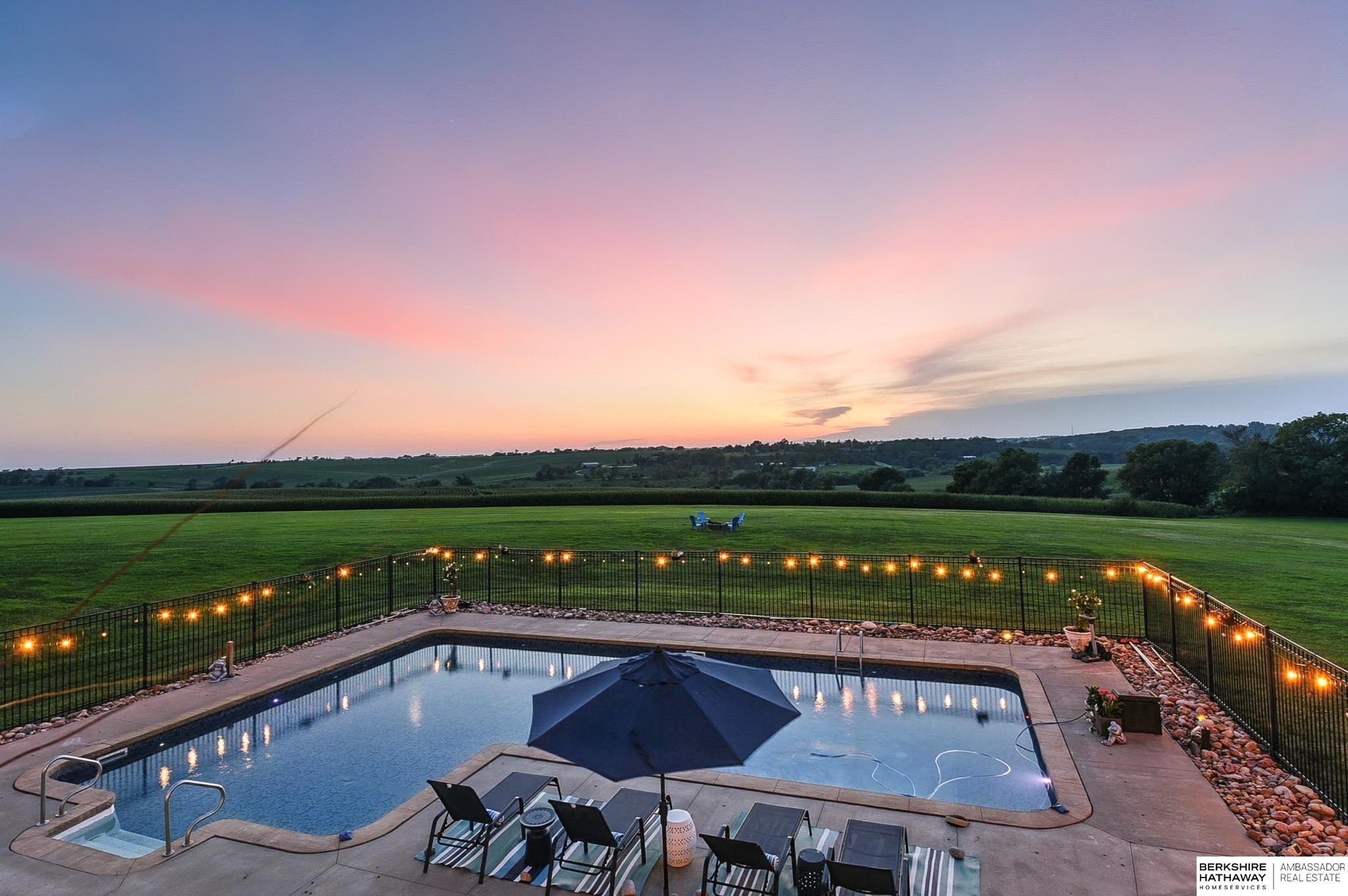 Bennington, Nebraska 68007, United States, 6 Bedrooms Bedrooms, ,4 BathroomsBathrooms,Residential,Pending,180952