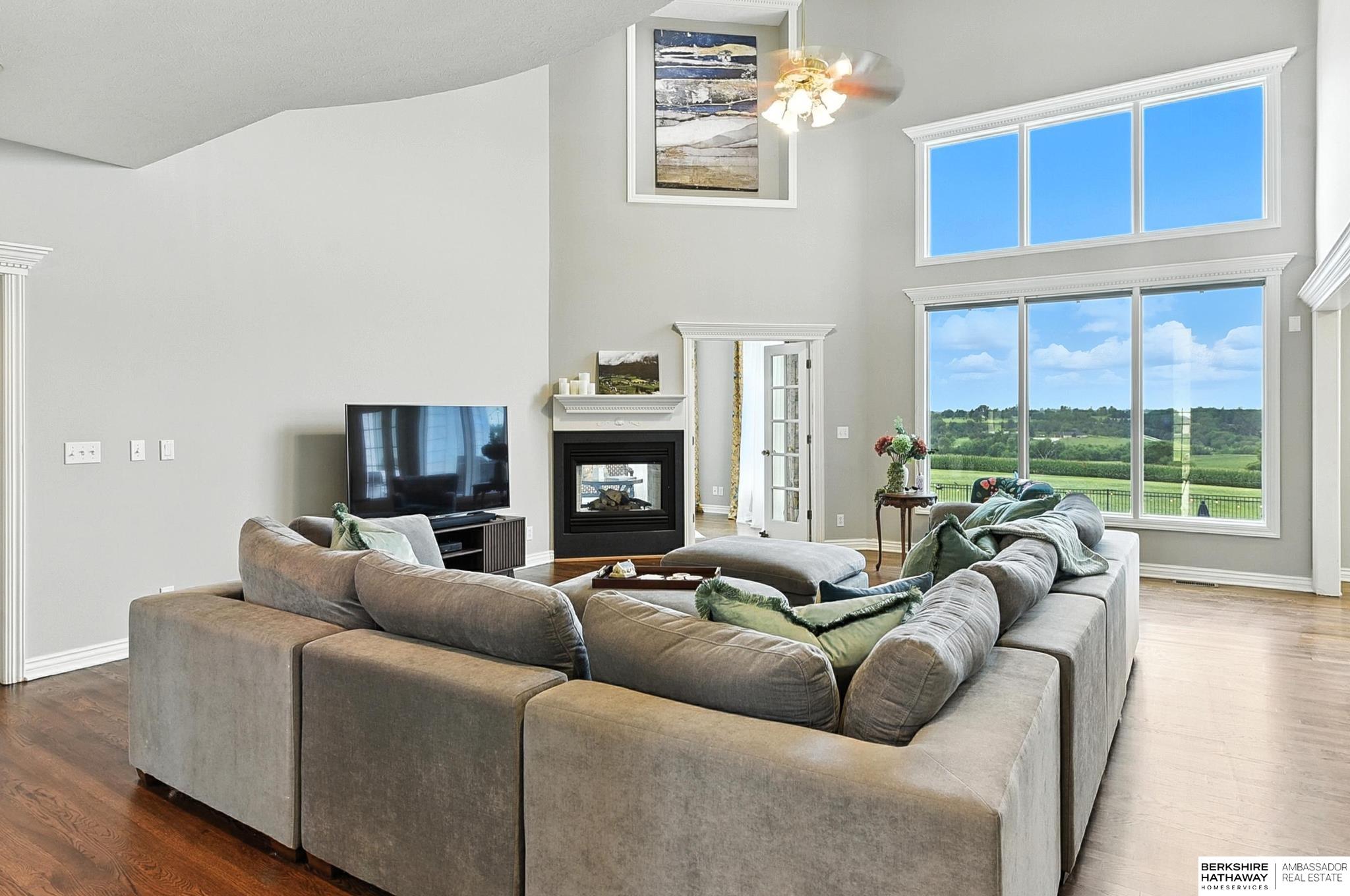 Bennington, Nebraska 68007, United States, 6 Bedrooms Bedrooms, ,4 BathroomsBathrooms,Residential,Pending,180952