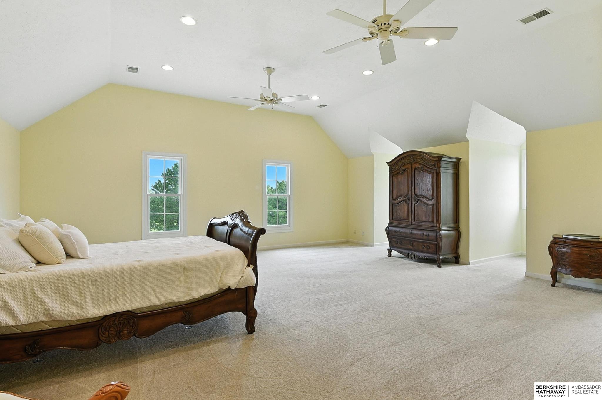 Bennington, Nebraska 68007, United States, 6 Bedrooms Bedrooms, ,4 BathroomsBathrooms,Residential,Pending,180952