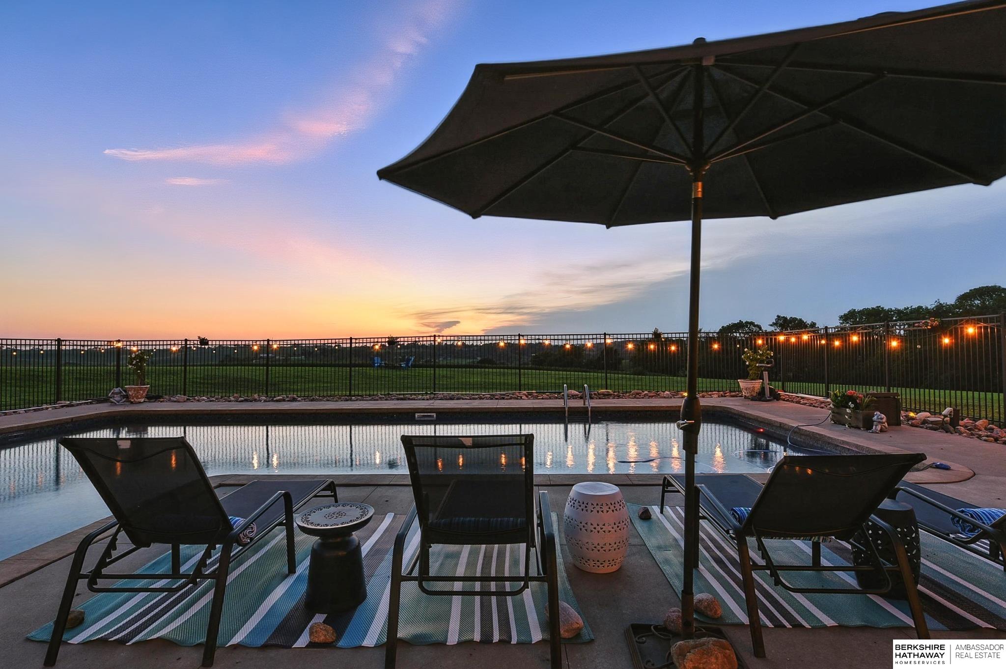 Bennington, Nebraska 68007, United States, 6 Bedrooms Bedrooms, ,4 BathroomsBathrooms,Residential,Pending,180952