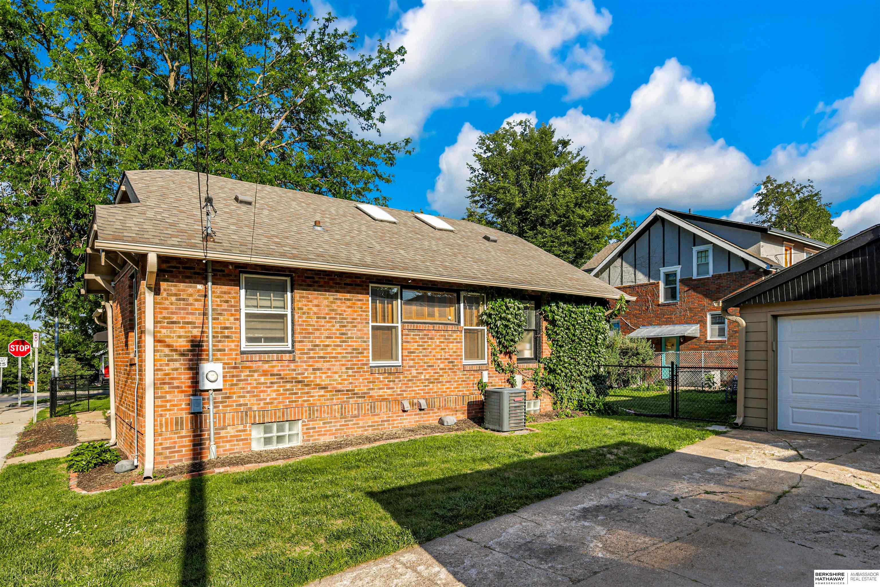 Omaha, Nebraska 68104, United States, 3 Bedrooms Bedrooms, ,2 BathroomsBathrooms,Residential,Active,253081