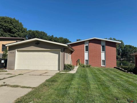 Photo of 4210 Van Dorn Street, Lincoln, NE 68506 (MLS # 22605875)