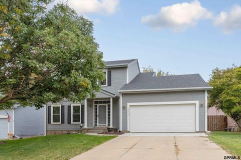 Photo of 2616 Tulip Lane, Bellevue, NE 68147 (MLS # 22529800)