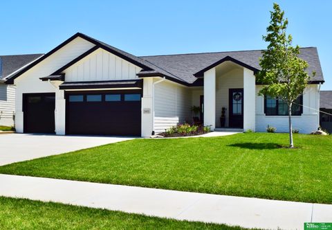 Photo of 5445 Kestrel Parkway, Omaha, NE 68022 (MLS # 22521273)