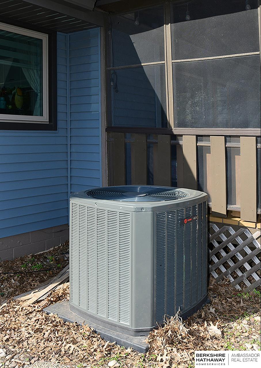 Omaha, Nebraska 68105, United States, 4 Bedrooms Bedrooms, ,2 BathroomsBathrooms,Residential,Active,125556