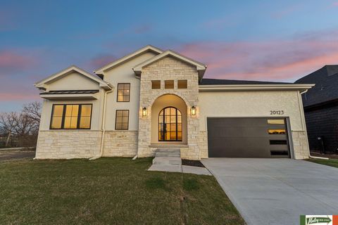 Photo of 20123 Zander Court, Omaha, NE 68135 (MLS # 22610348)