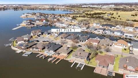 Photo of 601 Pier 1, Lincoln, NE 68528 (MLS # 22604355)