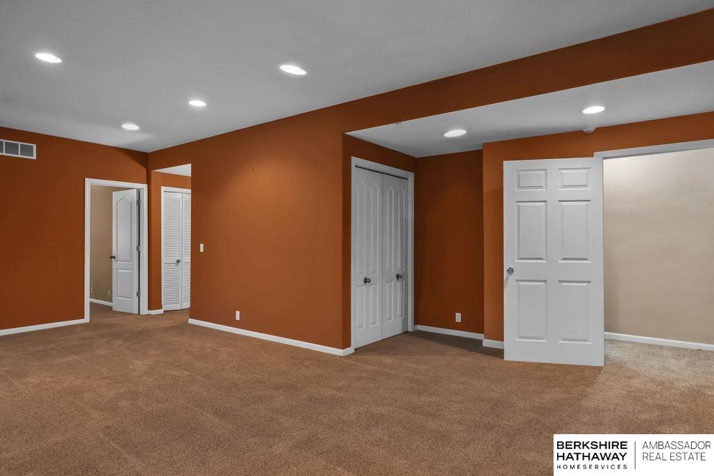 Elkhorn, Nebraska 68022, United States, 4 Bedrooms Bedrooms, ,3 BathroomsBathrooms,Residential,Active,179945