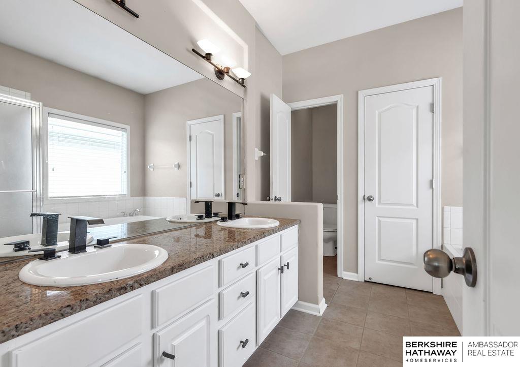 Elkhorn, Nebraska 68022, United States, 4 Bedrooms Bedrooms, ,3 BathroomsBathrooms,Residential,Active,179945