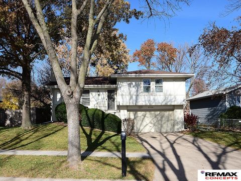 Photo of 3708 Briarwood Avenue, Lincoln, NE 68516 (MLS # 22534079)