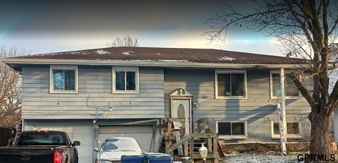 Photo of 7215 S 137Th Avenue, Omaha, NE 68138 (MLS # 22535110)