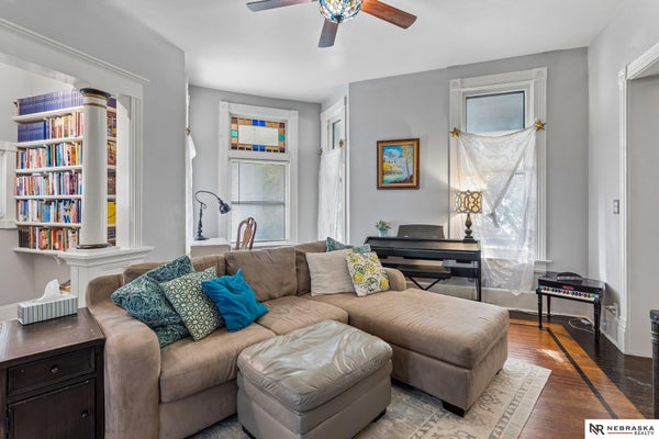 1019 S 30TH AVE, OMAHA, NE 68105 - Image 29933152e121c679ca8ed3f848de0ef2/4068674597