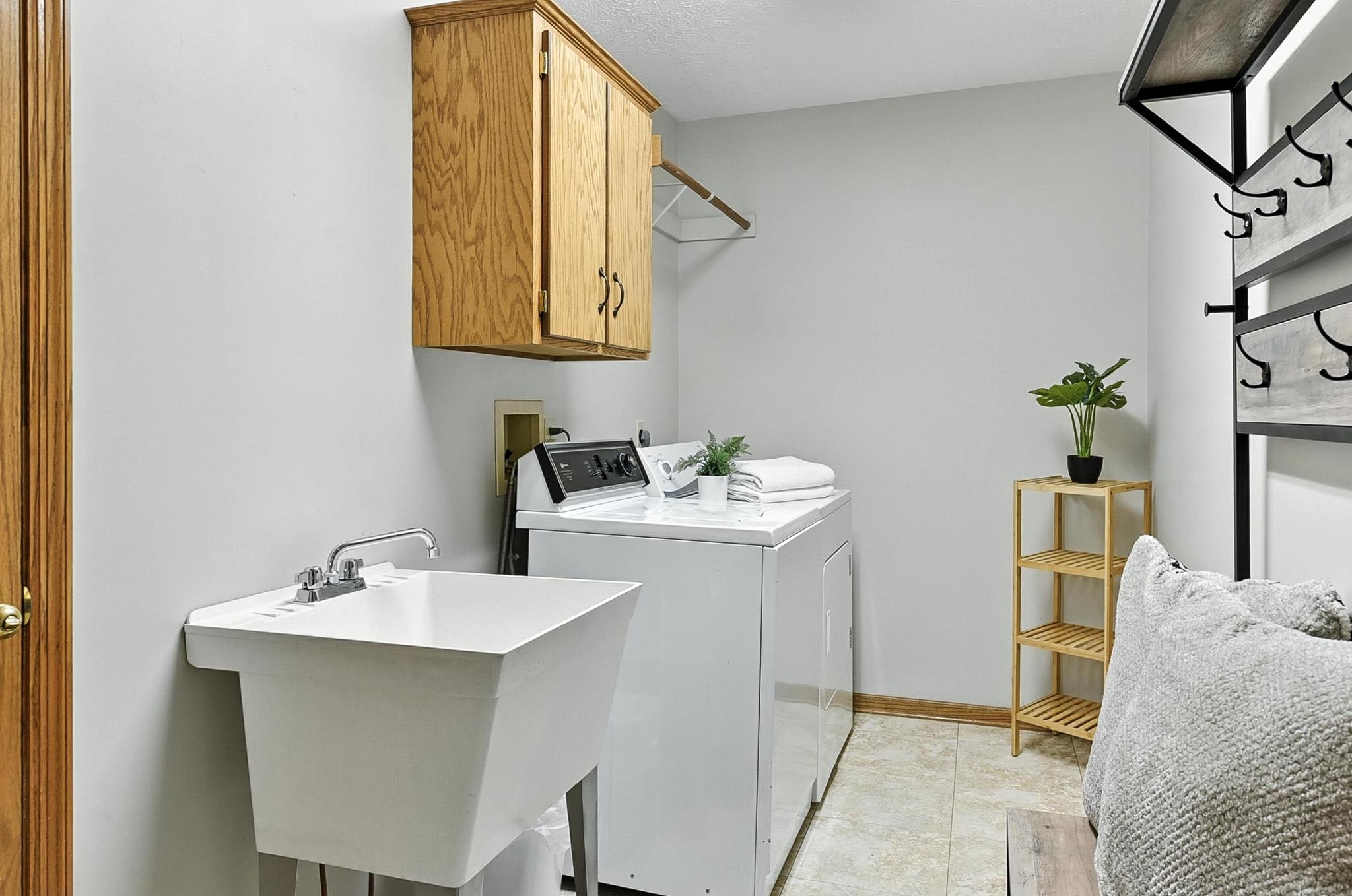 Omaha, Nebraska 68164, United States, 4 Bedrooms Bedrooms, ,2 BathroomsBathrooms,Residential,Active,179236