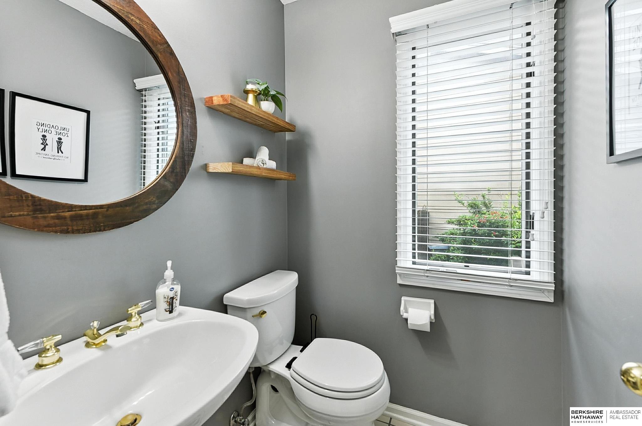 Omaha, Nebraska 68164, United States, 4 Bedrooms Bedrooms, ,2 BathroomsBathrooms,Residential,Active,179236