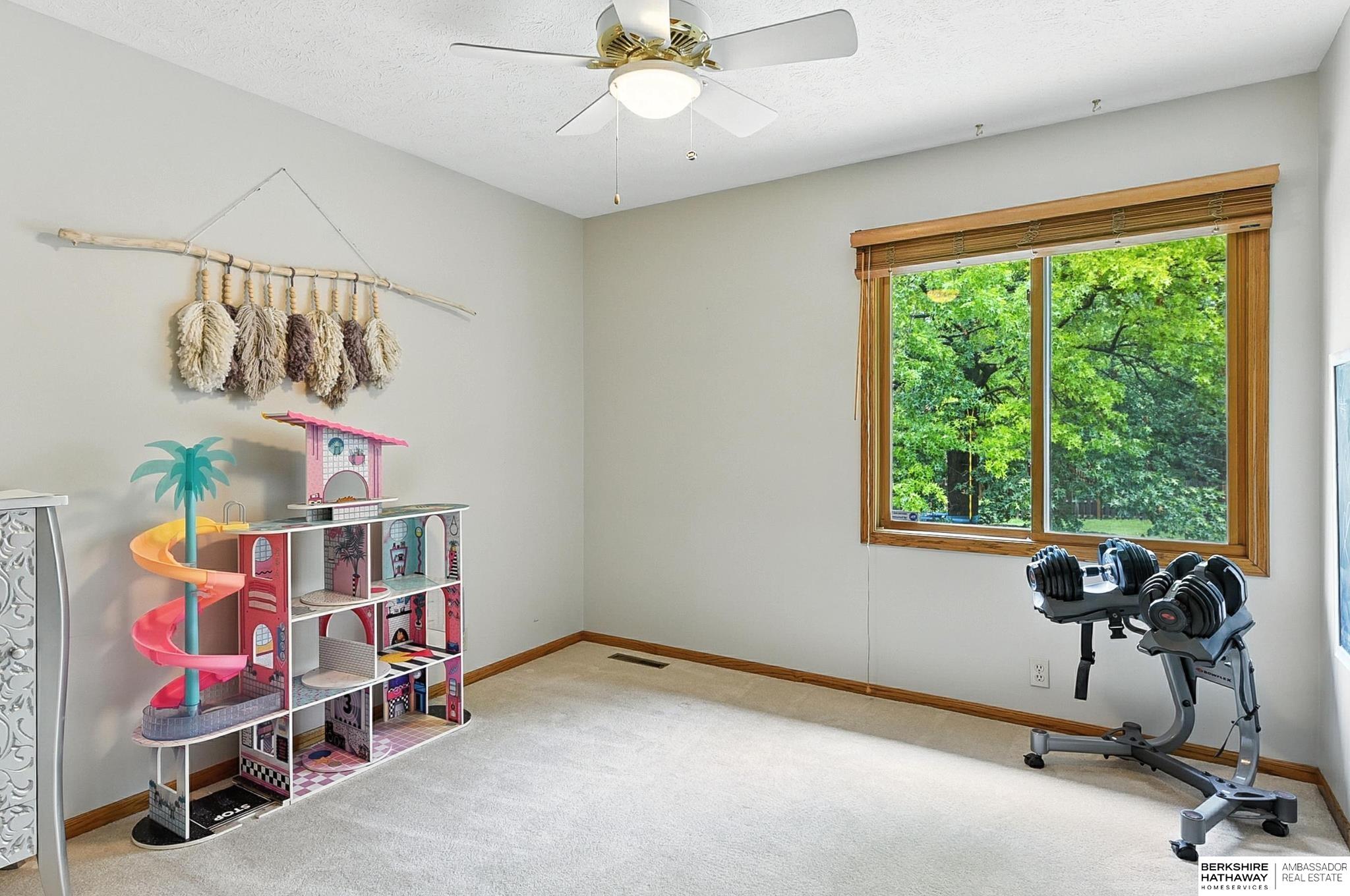 Omaha, Nebraska 68164, United States, 4 Bedrooms Bedrooms, ,2 BathroomsBathrooms,Residential,Active,179236