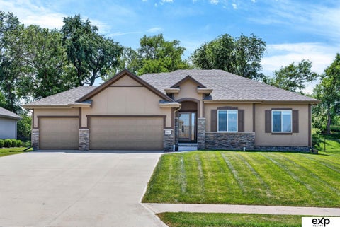 Photo of 5107 Waterford Avenue, Papillion, NE 68133 (MLS # 22620117)