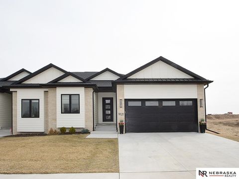 Photo of 9121 Marbella Drive, Lincoln, NE 68520 (MLS # 22605579)