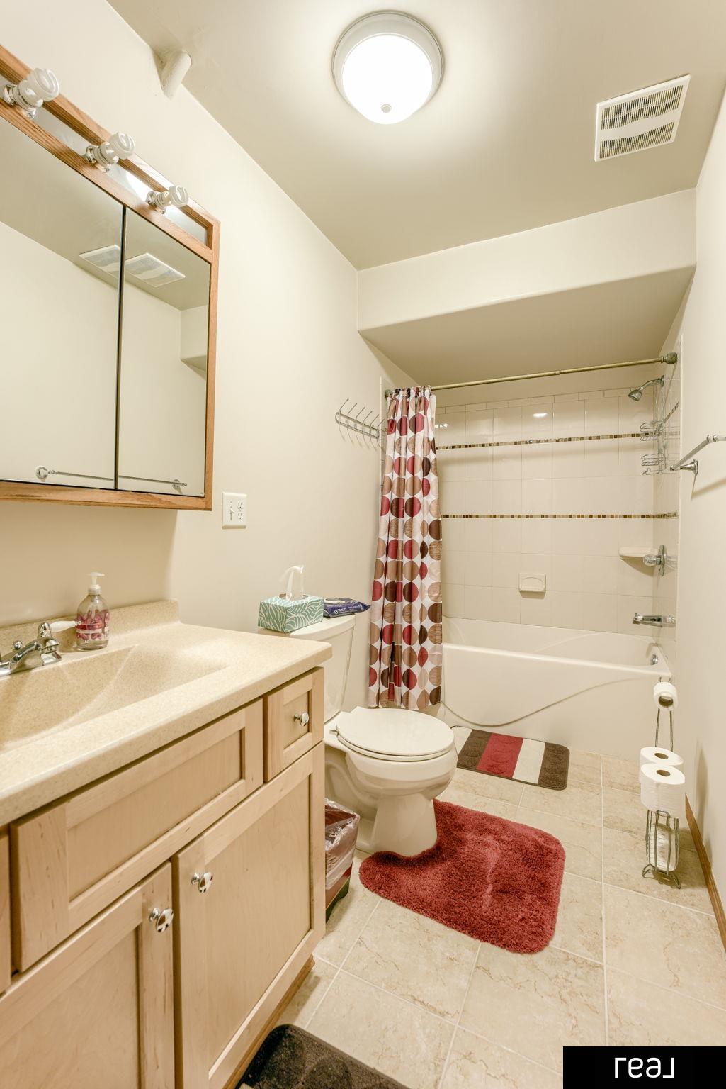 Bennington, Nebraska 68007, United States, 5 Bedrooms Bedrooms, ,3 BathroomsBathrooms,Residential,Active,228324