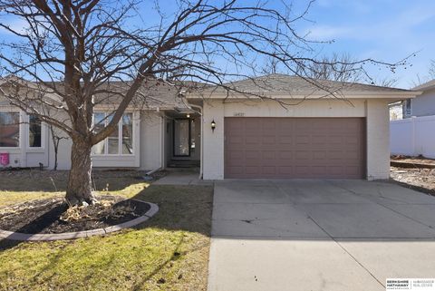 Photo of 14827 California Street, Omaha, NE 68154 (MLS # 22604169)
