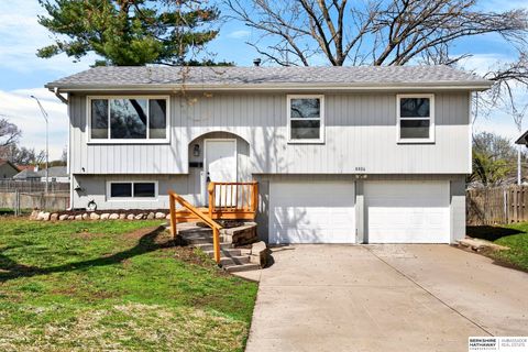 Photo of 8806 S Glenview Drive, La Vista, NE 68128 (MLS # 22609996)