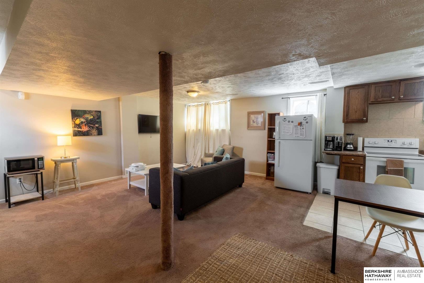 Omaha, Nebraska 68131, United States, 6 Bedrooms Bedrooms, ,4 BathroomsBathrooms,Residential,Active,116460