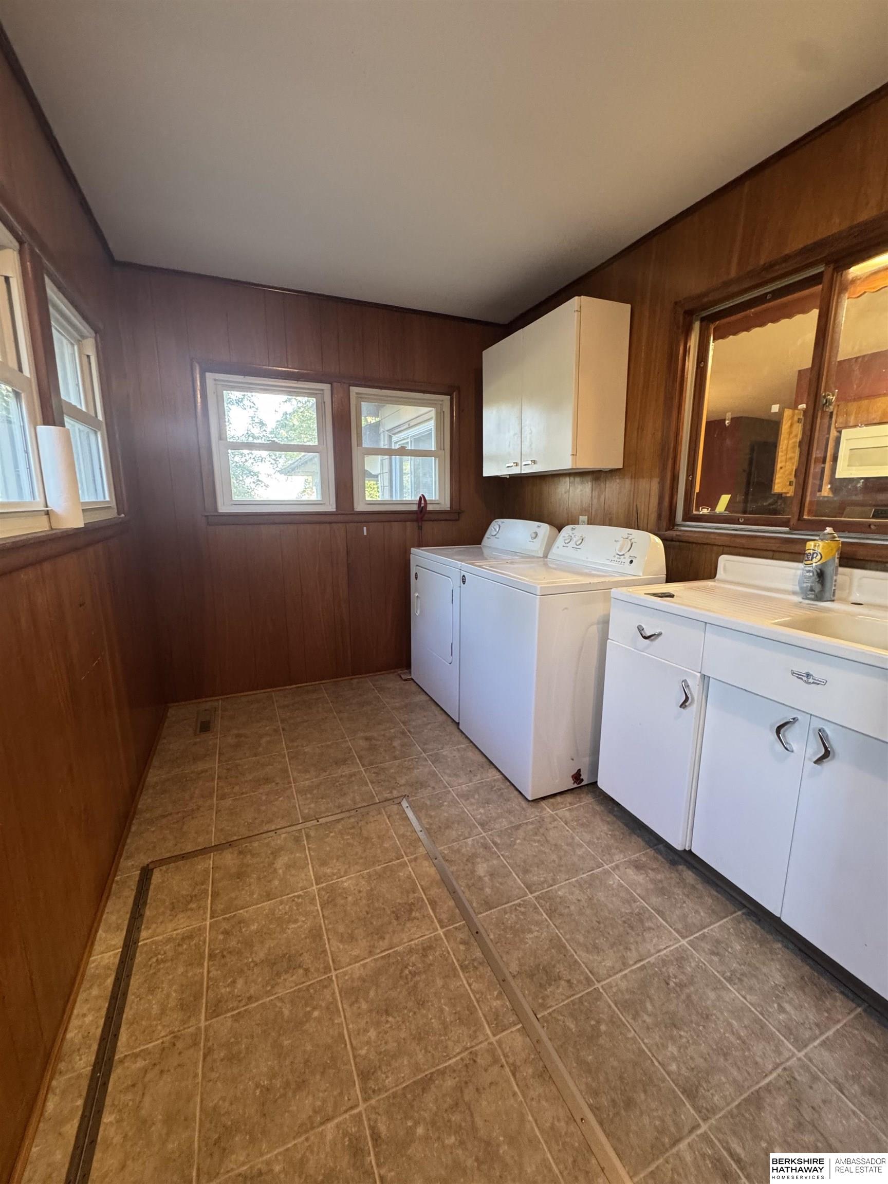 Tecumseh, Nebraska 68450, United States, 4 Bedrooms Bedrooms, ,2 BathroomsBathrooms,Residential,Active,194073