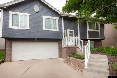 Photo of 18664 R Street, Omaha, NE 68135 (MLS # 22615361)