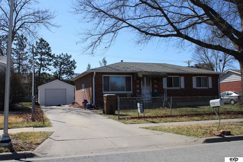 Photo of 7721 Cherrywood Drive, Lincoln, NE 68510 (MLS # 22606235)