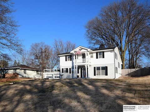 Photo of 4638 Manchester Drive, Omaha, NE 68152 (MLS # 22605144)