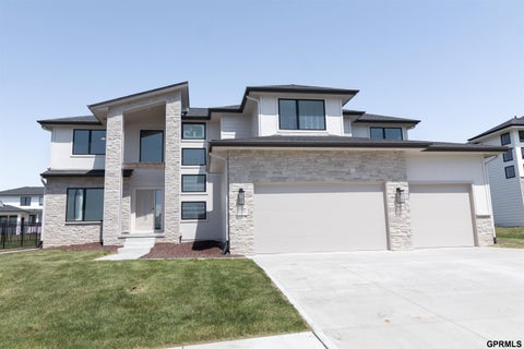 Photo of 21126 Arlington Street, Elkhorn, NE 68022 (MLS # 22618250)