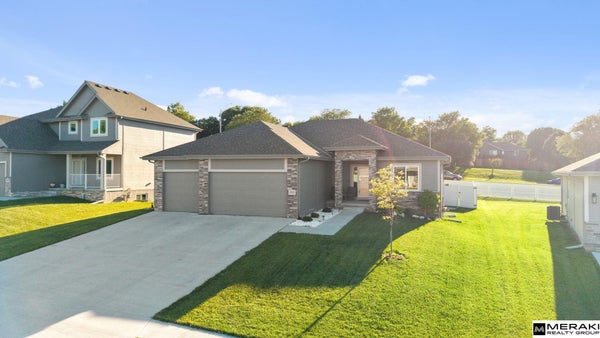 9302 S 71ST AVE, PAPILLION, NE 68133 - Image 2b83a2aefba7dc4b986c7d27f9d85be8/2682147270