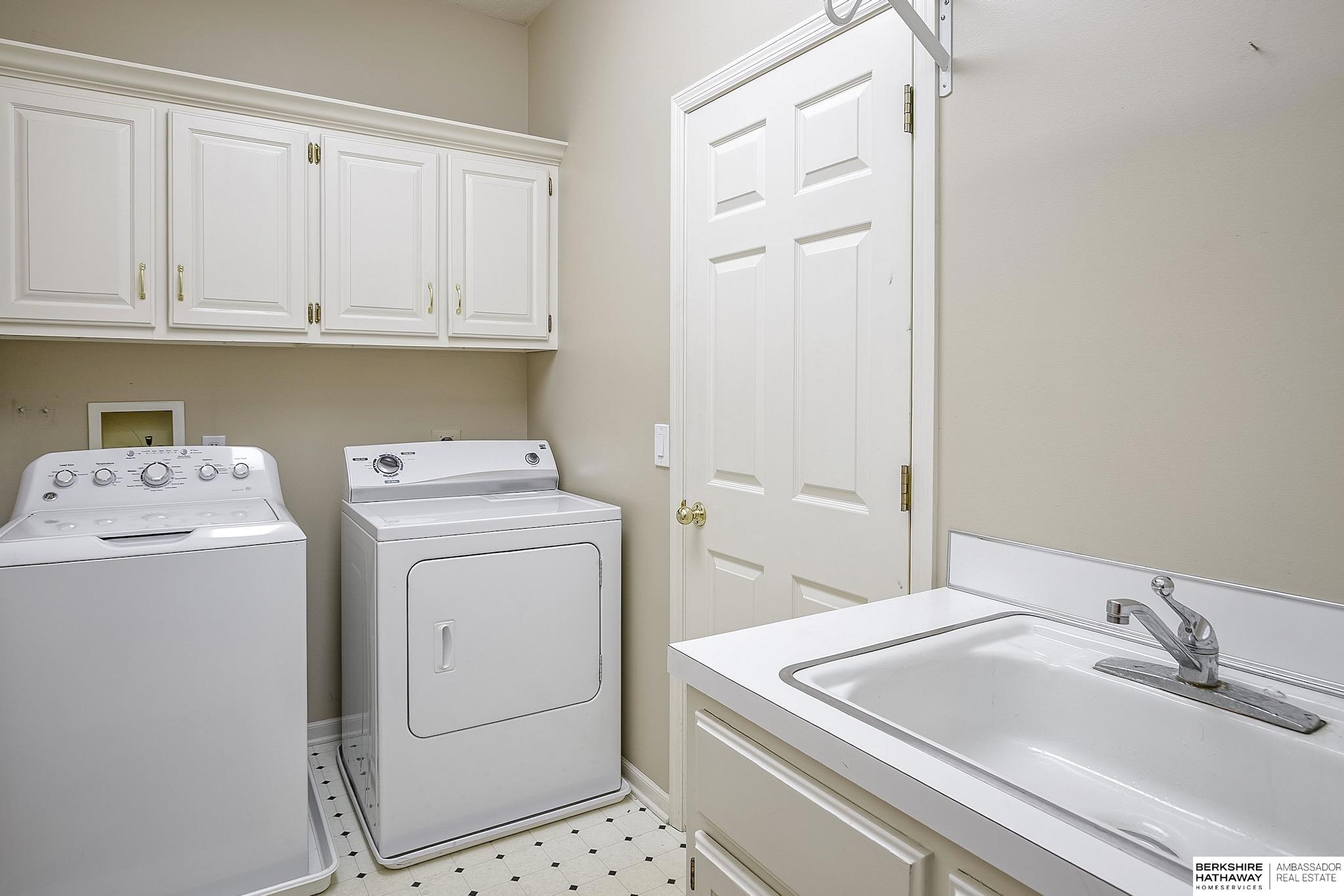 Omaha, Nebraska 68137, United States, 3 Bedrooms Bedrooms, ,3 BathroomsBathrooms,Residential,Active,140181