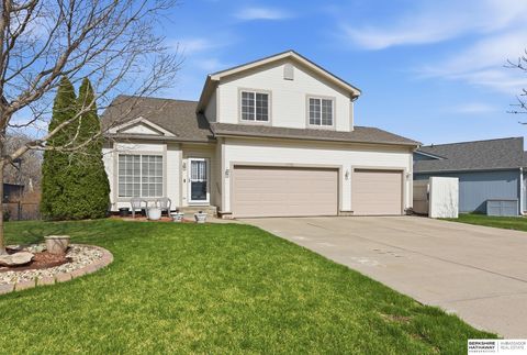 Photo of 13702 Leona Lane, Bellevue, NE 68123 (MLS # 22608474)