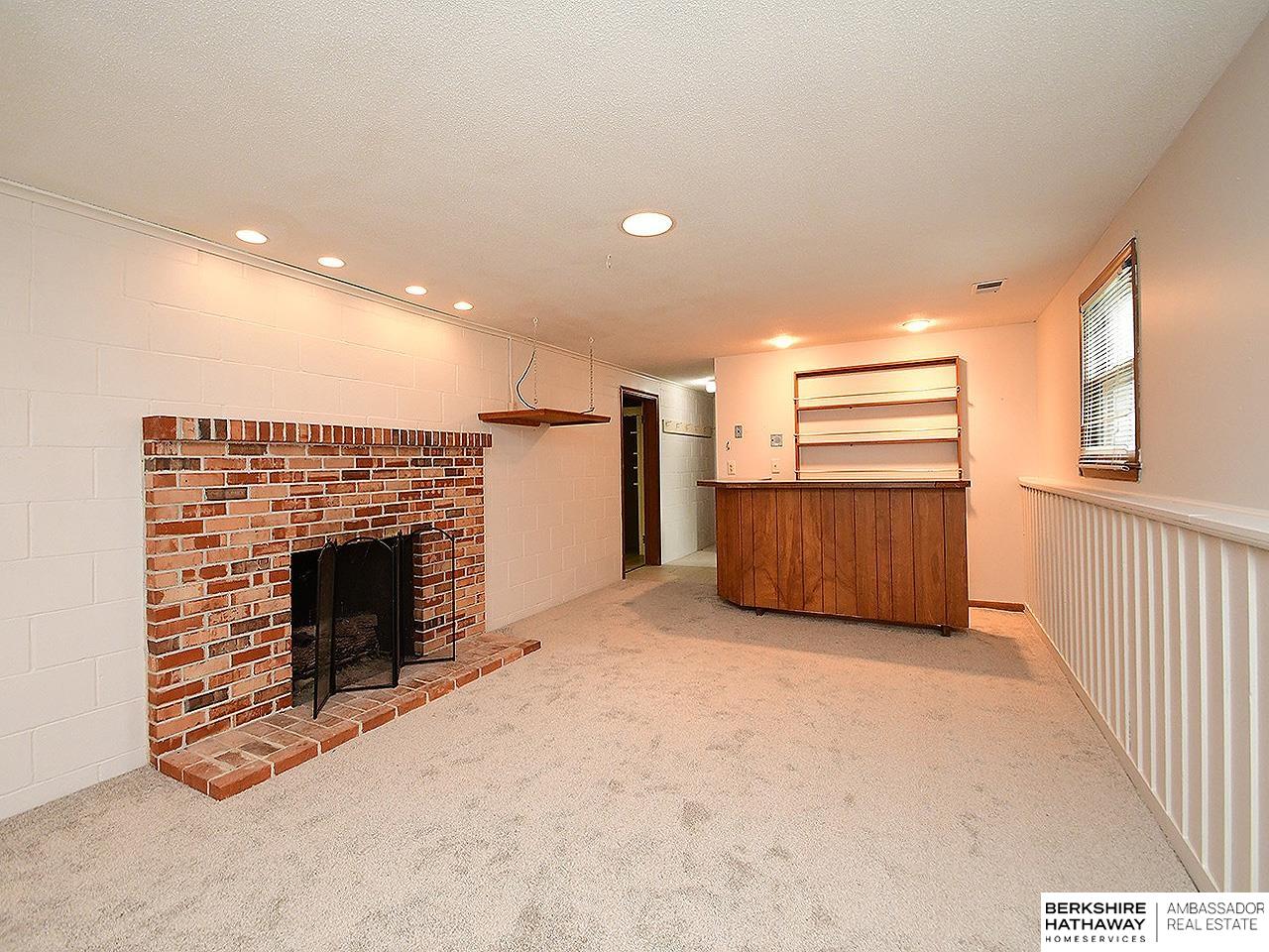 Omaha, Nebraska 68144, United States, 4 Bedrooms Bedrooms, ,3 BathroomsBathrooms,Residential,Active,183402