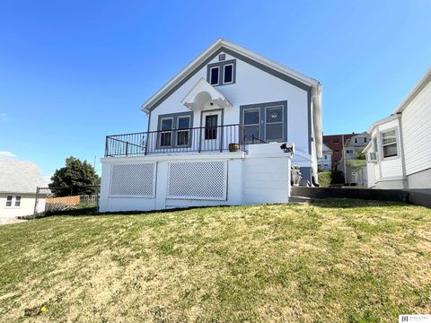 Photo of 815 Pierce Street, Omaha, NE 68108 (MLS # 22615317)
