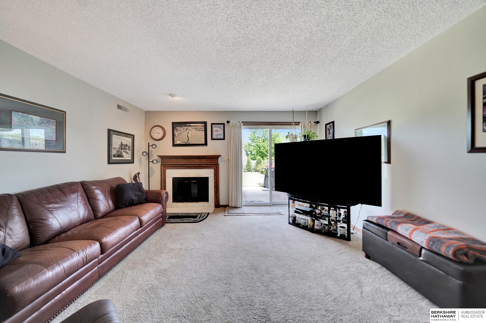 Lincoln, Nebraska 68510, United States, 2 Bedrooms Bedrooms, ,2 BathroomsBathrooms,Residential,Pending,126218