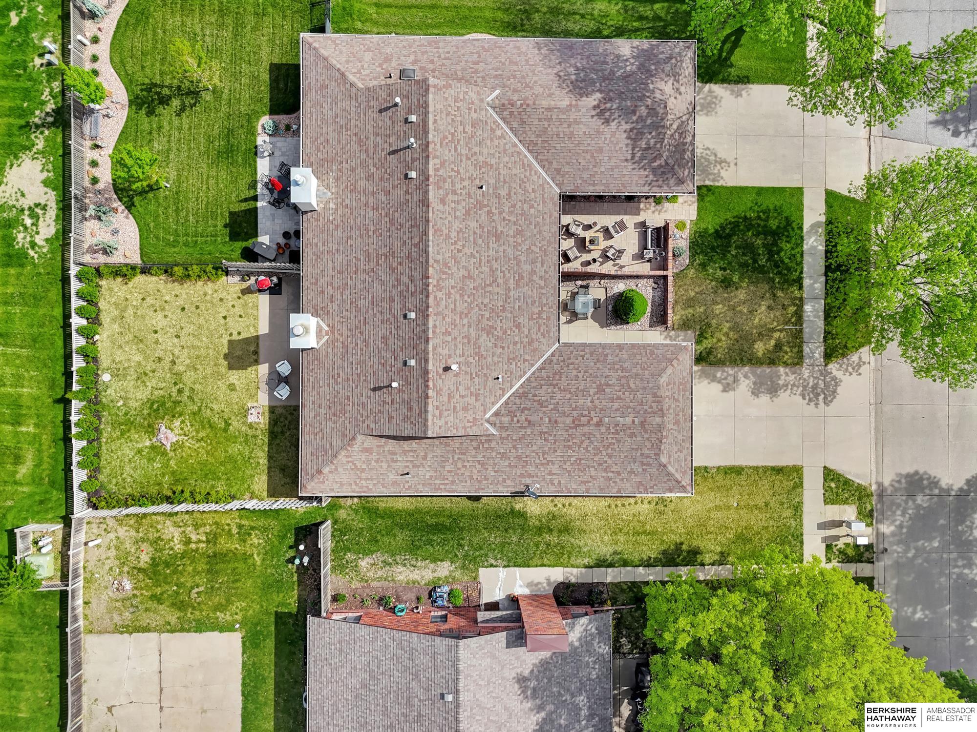 Lincoln, Nebraska 68510, United States, 2 Bedrooms Bedrooms, ,2 BathroomsBathrooms,Residential,Pending,126218