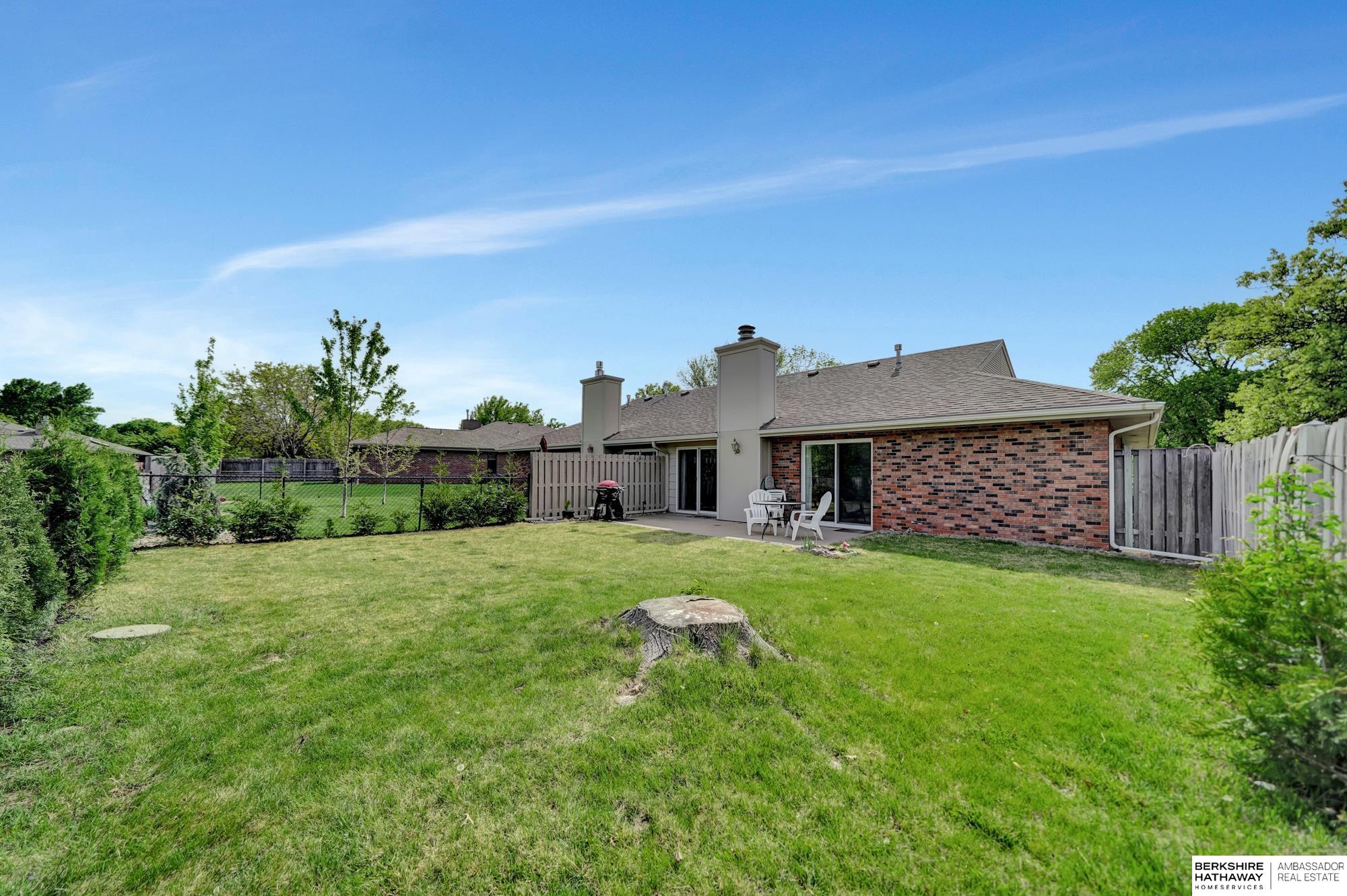 Lincoln, Nebraska 68510, United States, 2 Bedrooms Bedrooms, ,2 BathroomsBathrooms,Residential,Pending,126218